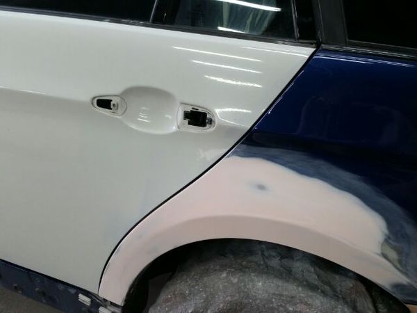車の鈑金塗装の流れは？セルフでもできる？費用や保険適用についてほか、サムネイル